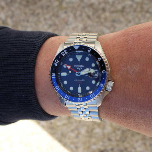 RELÓGIO SEIKO 5 SPORTS 'SPORTS' SKX GMT PRATEADO 'SSK003K1'