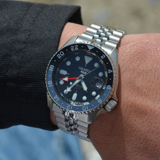 RELÓGIO SEIKO 5 SPORTS 'SPORTS' SKX GMT PRATEADO 'SSK001K1'